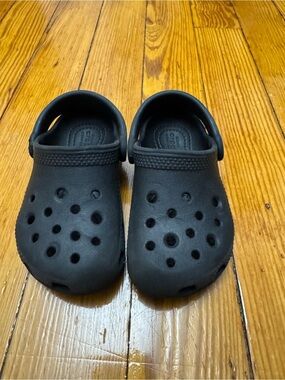 CROCS Kids Black Classic Clogs
